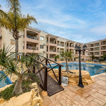 Sunny View - A Stunning Apartment With Private Rooftop Paphos Luaran gambar