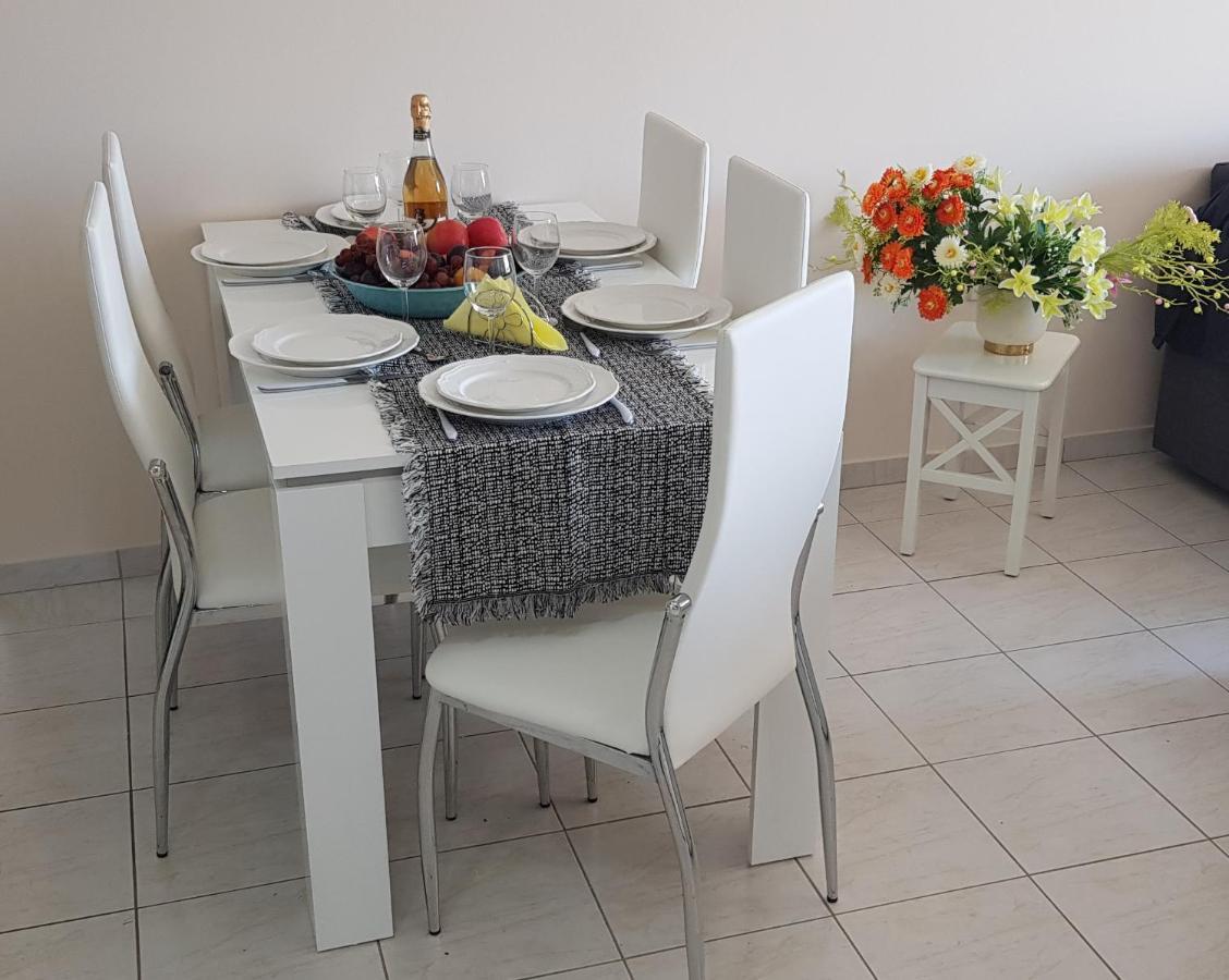 Sunny View - A Stunning Apartment With Private Rooftop Paphos Luaran gambar
