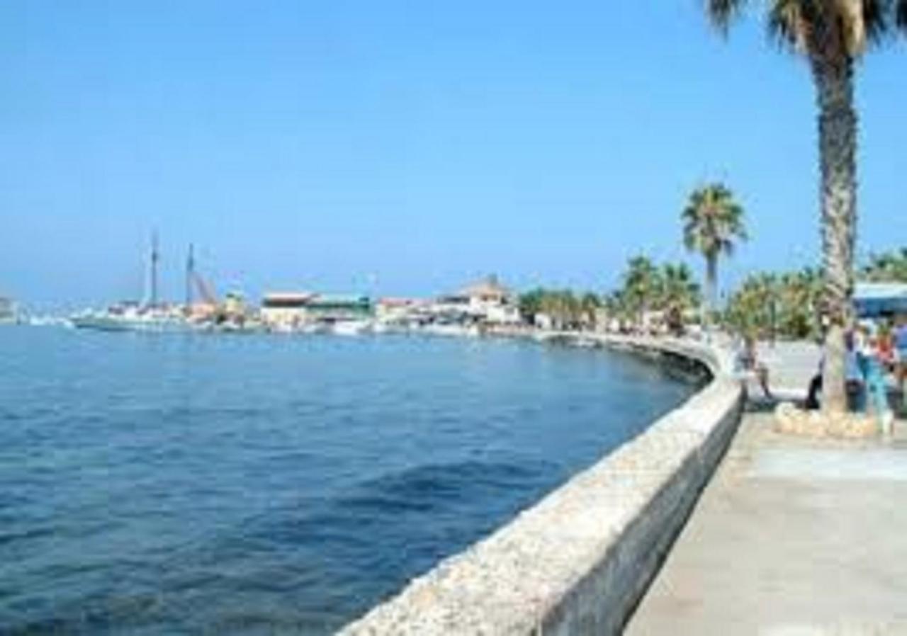 Sunny View - A Stunning Apartment With Private Rooftop Paphos Luaran gambar