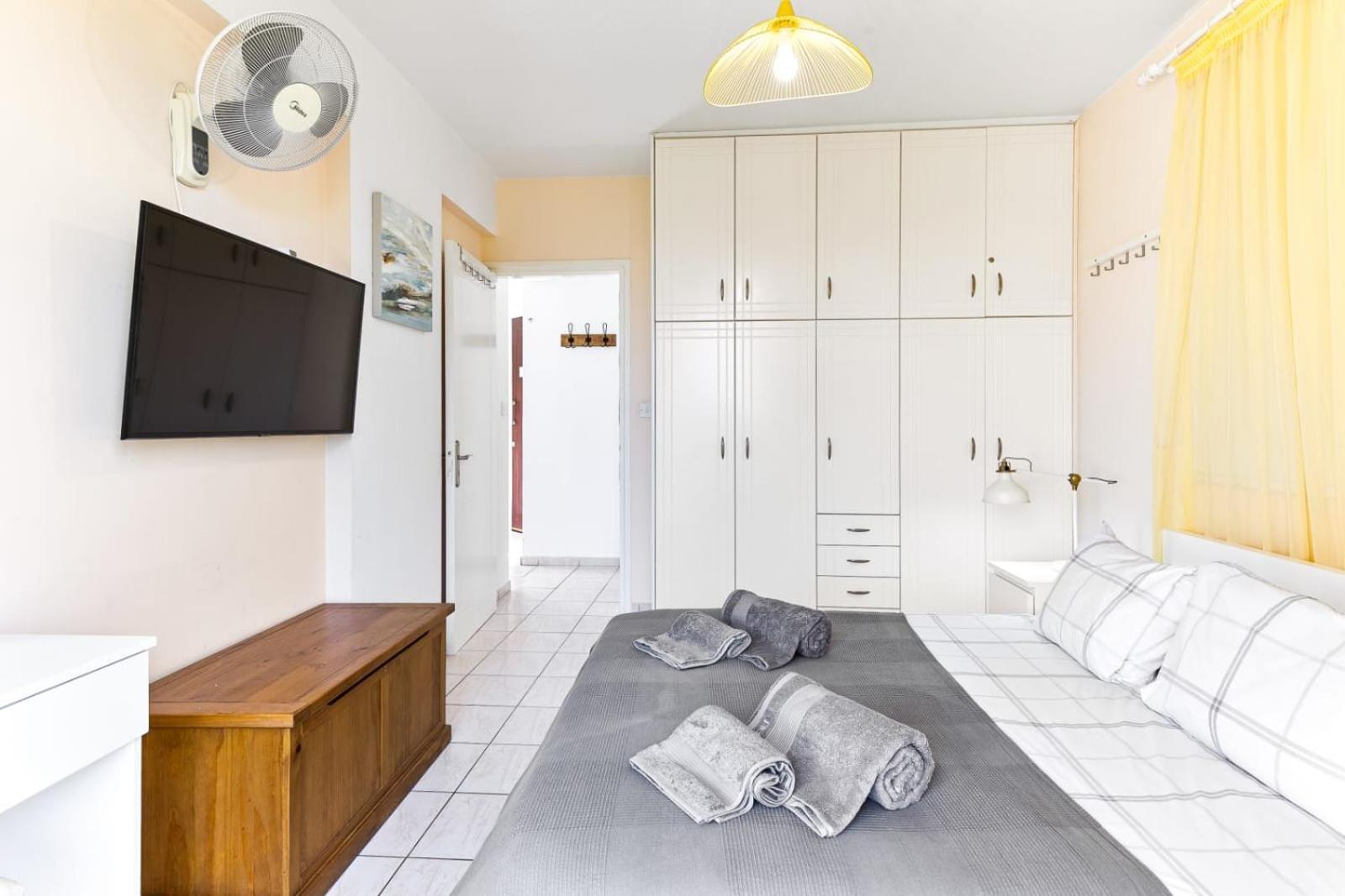 Sunny View - A Stunning Apartment With Private Rooftop Paphos Luaran gambar