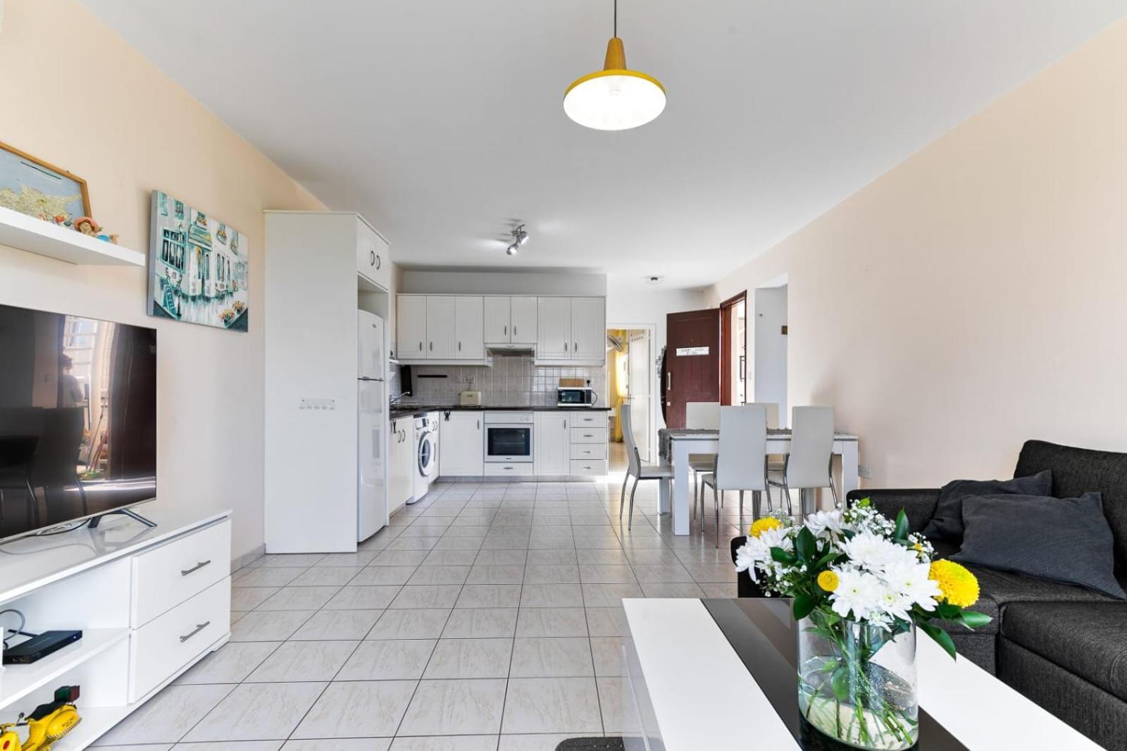 Sunny View - A Stunning Apartment With Private Rooftop Paphos Luaran gambar
