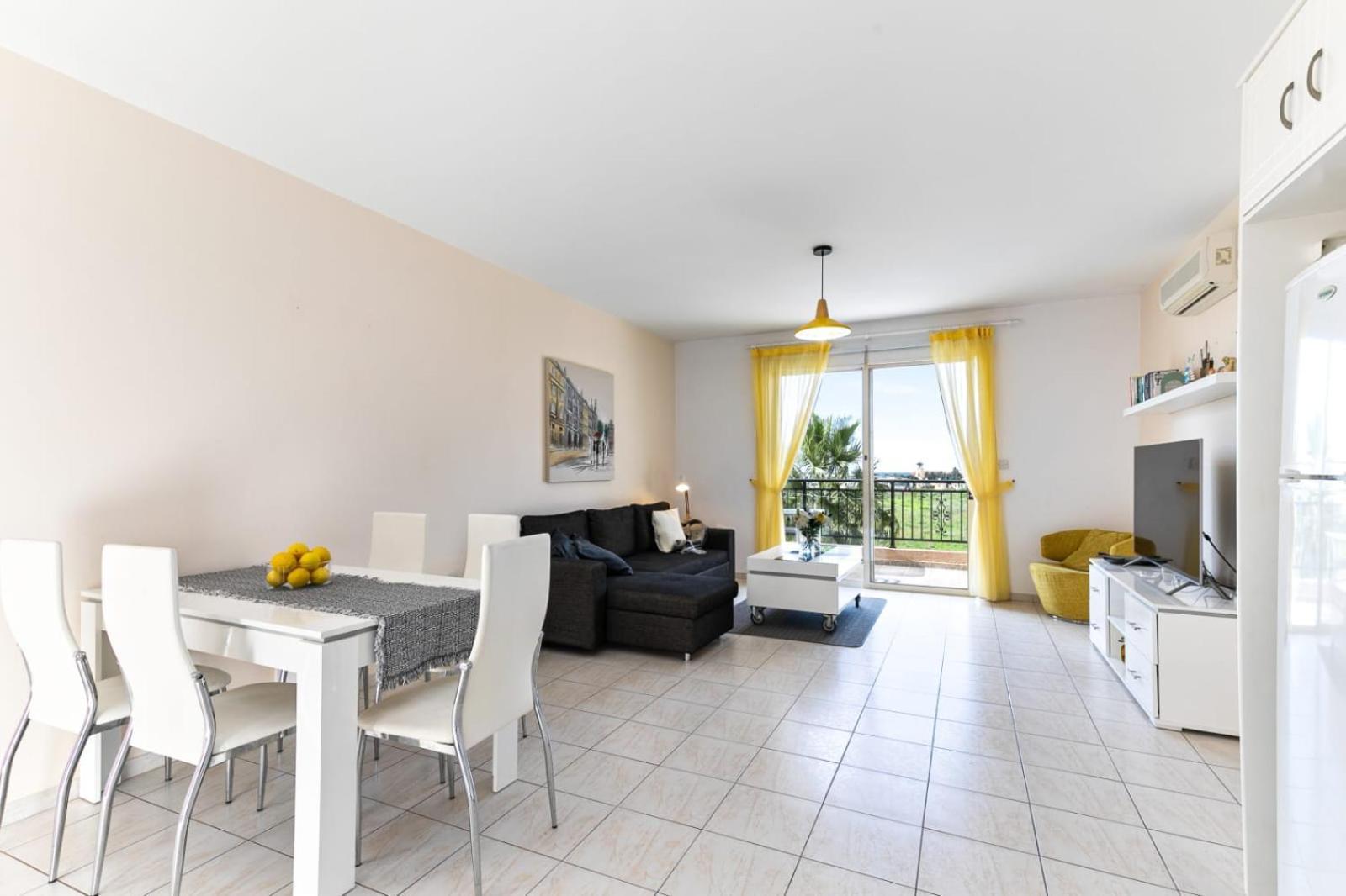 Sunny View - A Stunning Apartment With Private Rooftop Paphos Luaran gambar