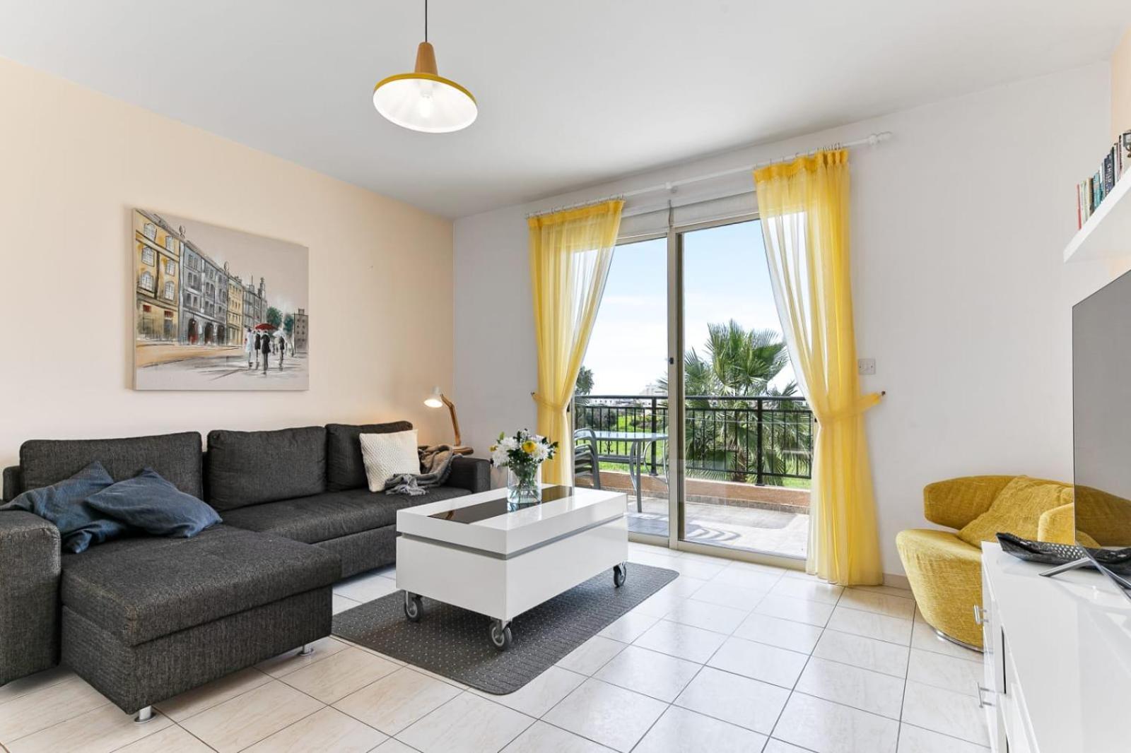 Sunny View - A Stunning Apartment With Private Rooftop Paphos Luaran gambar