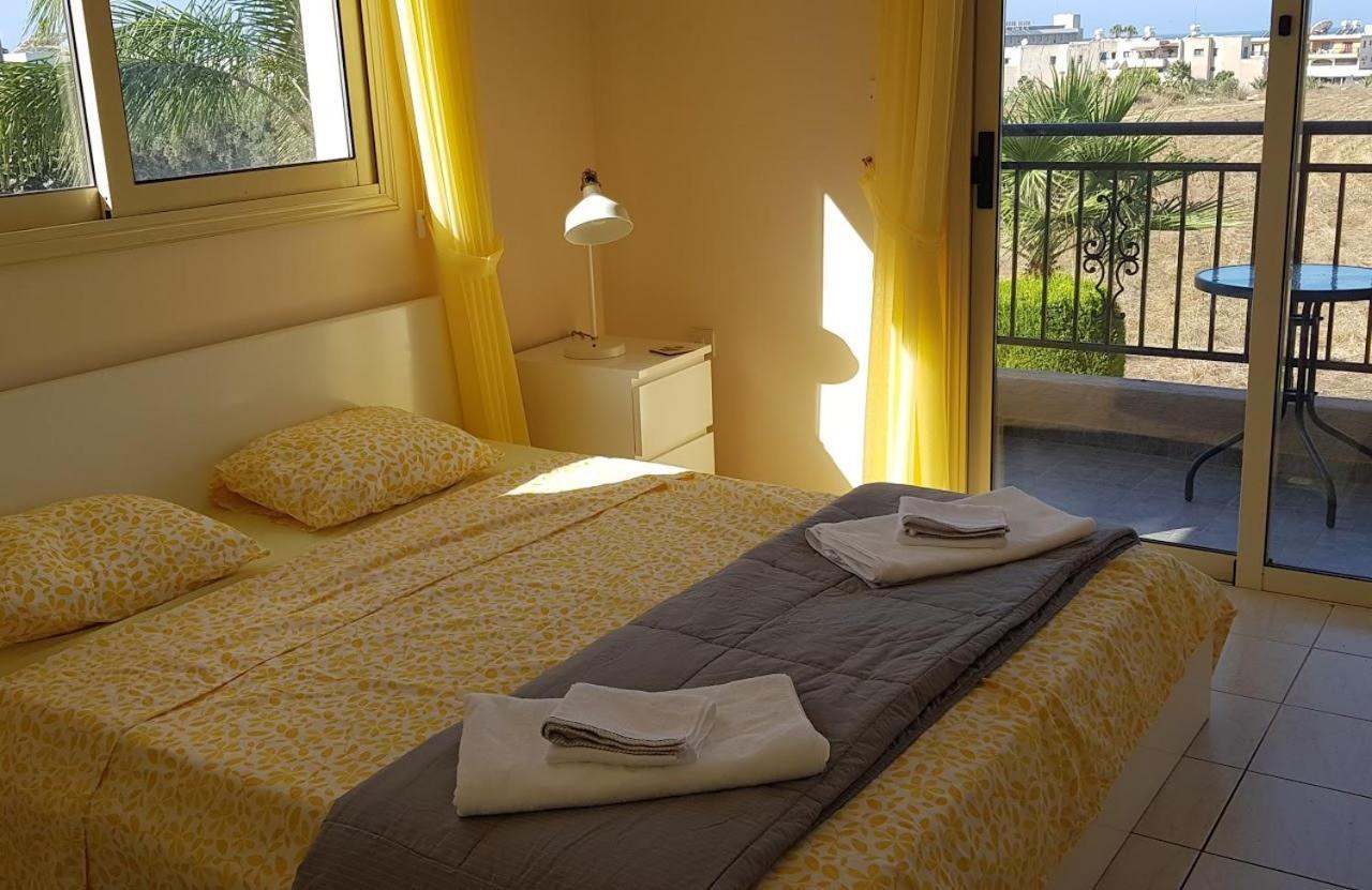 Sunny View - A Stunning Apartment With Private Rooftop Paphos Luaran gambar