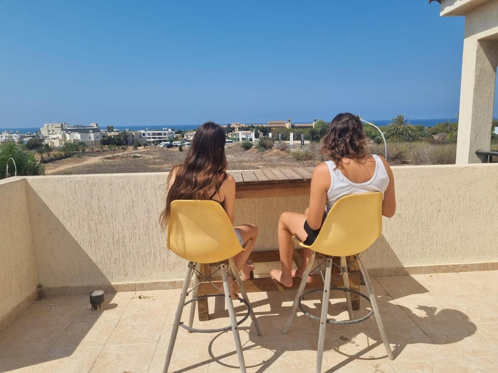 Sunny View - A Stunning Apartment With Private Rooftop Paphos Luaran gambar